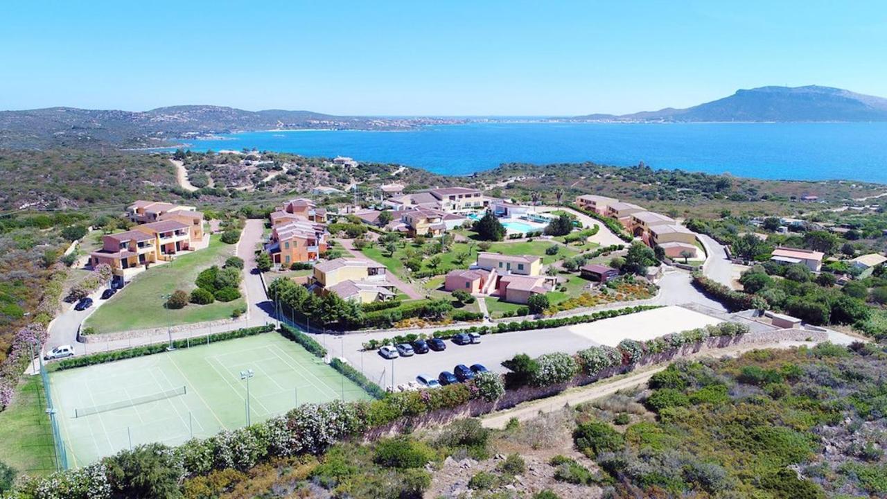 Hotel Baia Aranzos Pittulongu Eksteriør billede